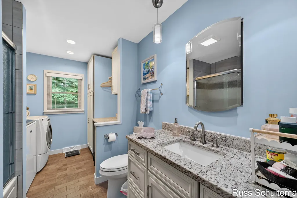 18270 N Fruitport Road Spring Lake Township MI 49456