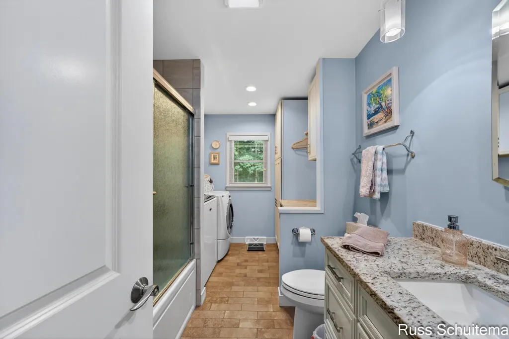 18270 N Fruitport Road Spring Lake Township MI 49456