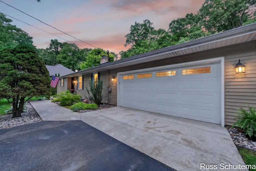 18270 N Fruitport Road Spring Lake Township MI 49456