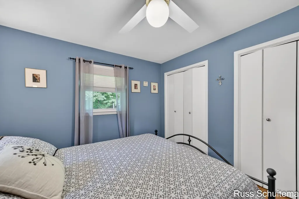 18270 N Fruitport Road Spring Lake Township MI 49456
