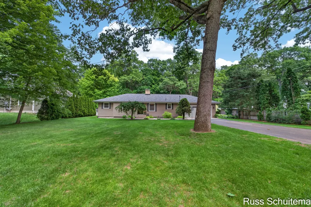 18270 N Fruitport Road Spring Lake Township MI 49456