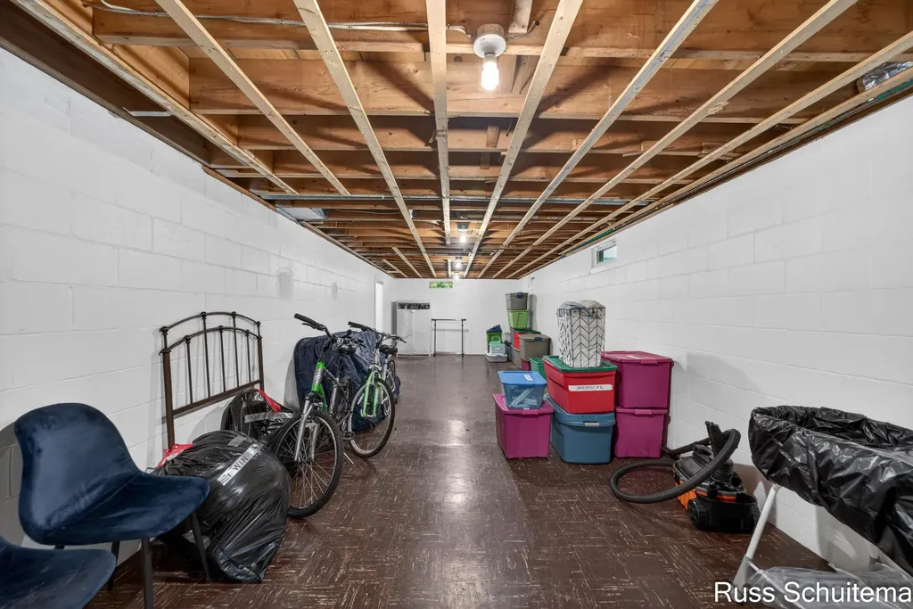 18270 N Fruitport Road Spring Lake Township MI 49456