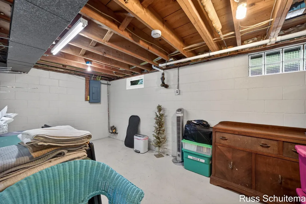 18270 N Fruitport Road Spring Lake Township MI 49456