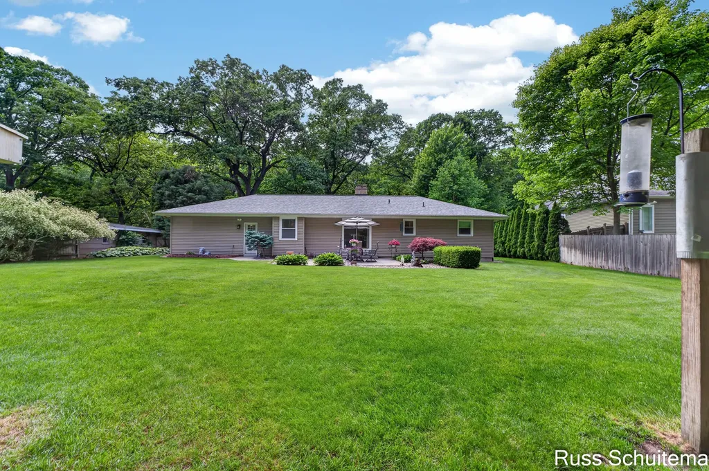 18270 N Fruitport Road Spring Lake Township MI 49456