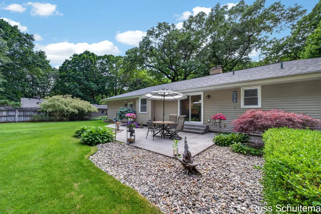 18270 N Fruitport Road Spring Lake Township MI 49456