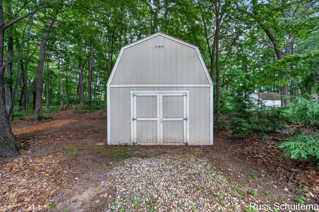18270 N Fruitport Road Spring Lake Township MI 49456