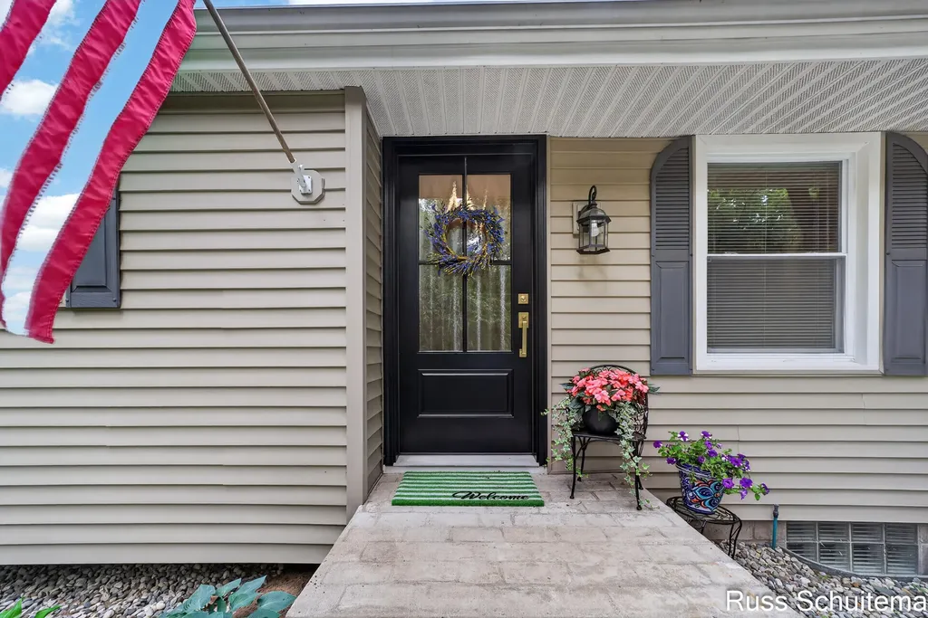 18270 N Fruitport Road Spring Lake Township MI 49456
