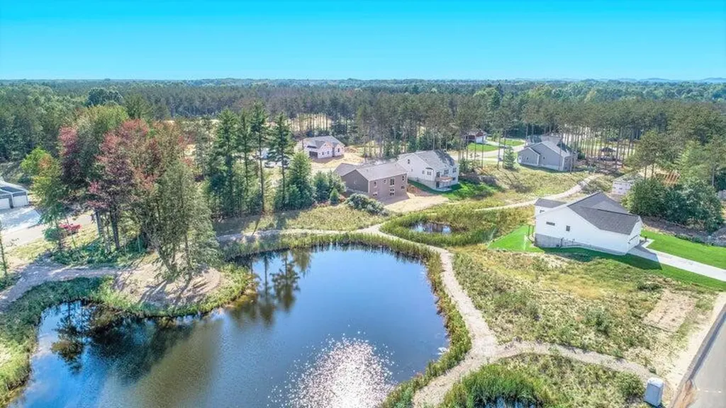2489 Gray Wolf Way Fruitport Charter Township MI 49444