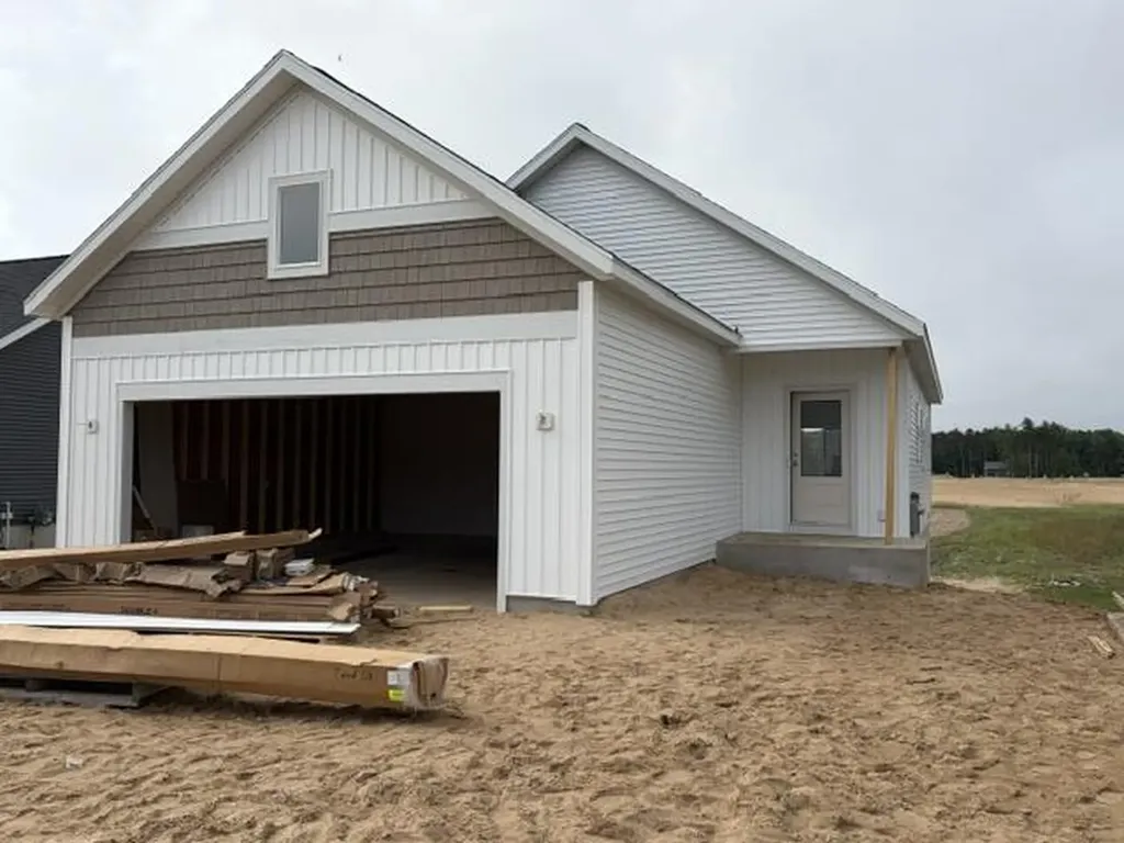 2489 Gray Wolf Way Fruitport Charter Township MI 49444