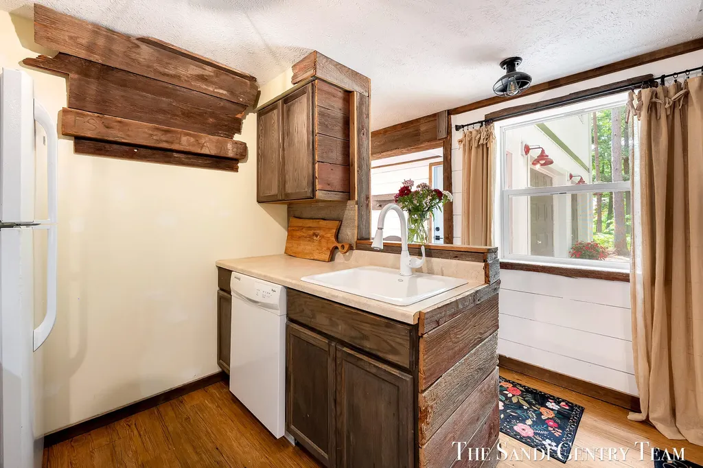 16393 Taft Street Spring Lake Township MI 49456