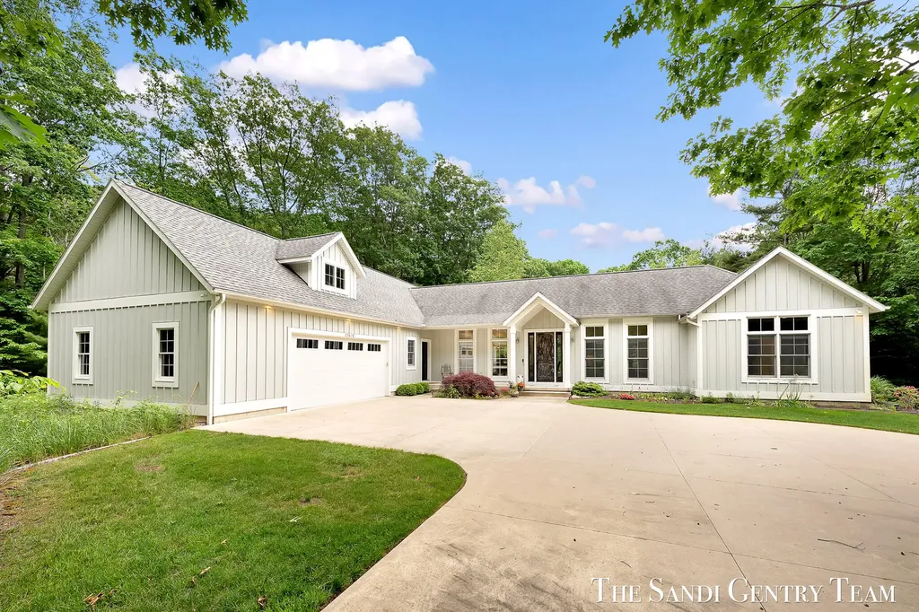 12620 Golf Estates Lane Grand Haven Charter Township MI 49417