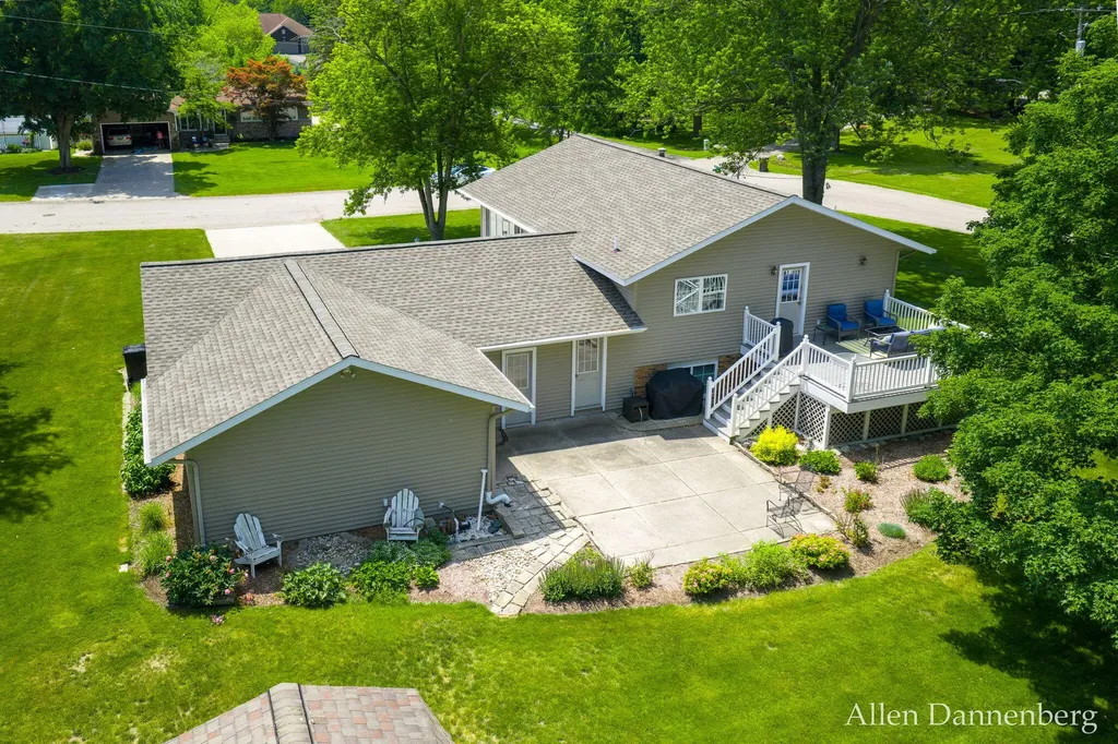 10497 Beechnut Lane Holland Charter Township MI 49464
