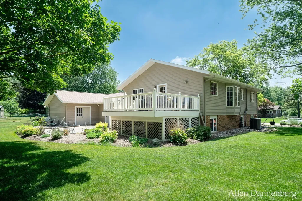 10497 Beechnut Lane Holland Charter Township MI 49464