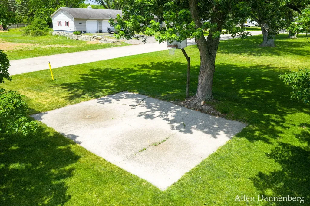 10497 Beechnut Lane Holland Charter Township MI 49464