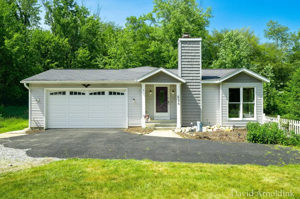 624 S 160th Avenue Park Township MI 49423