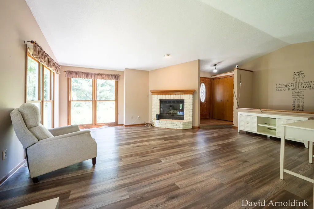 624 S 160th Avenue Park Township MI 49423