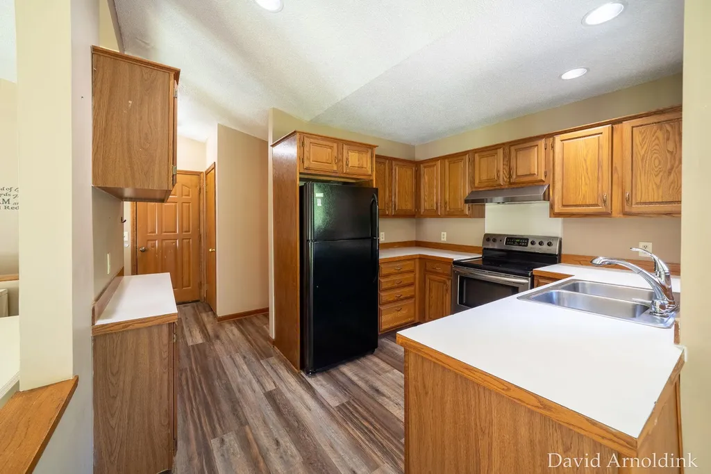 624 S 160th Avenue Park Township MI 49423
