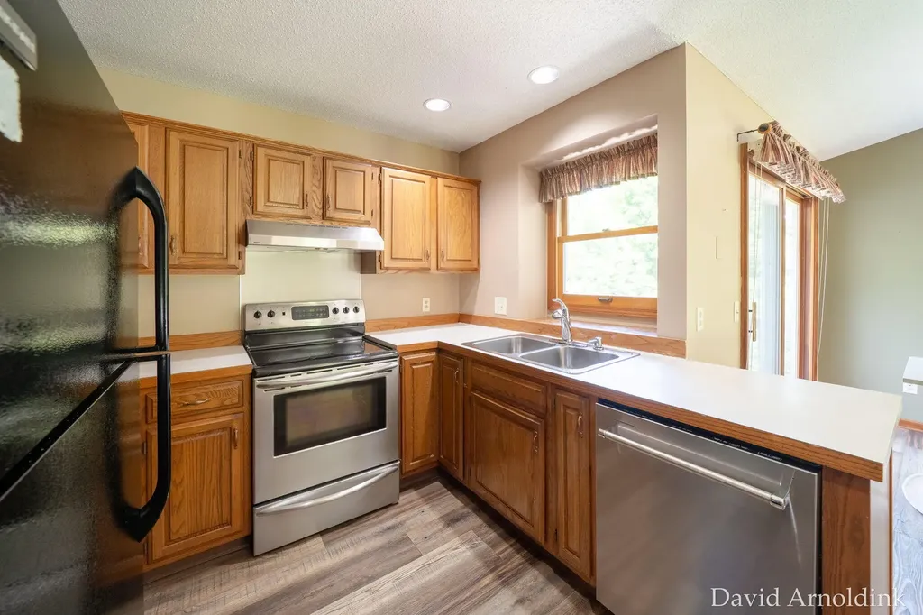 624 S 160th Avenue Park Township MI 49423