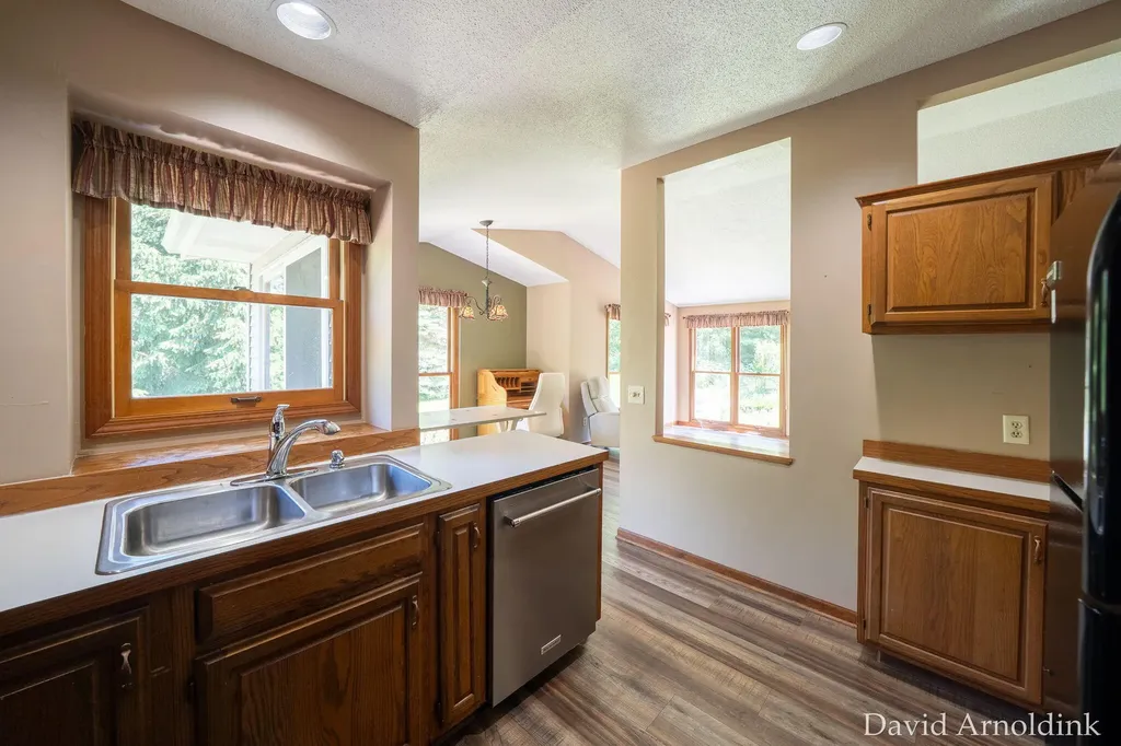 624 S 160th Avenue Park Township MI 49423