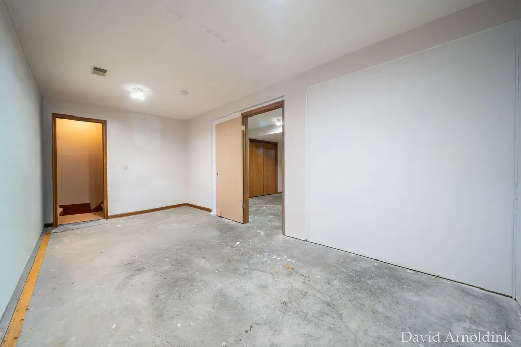 624 S 160th Avenue Park Township MI 49423