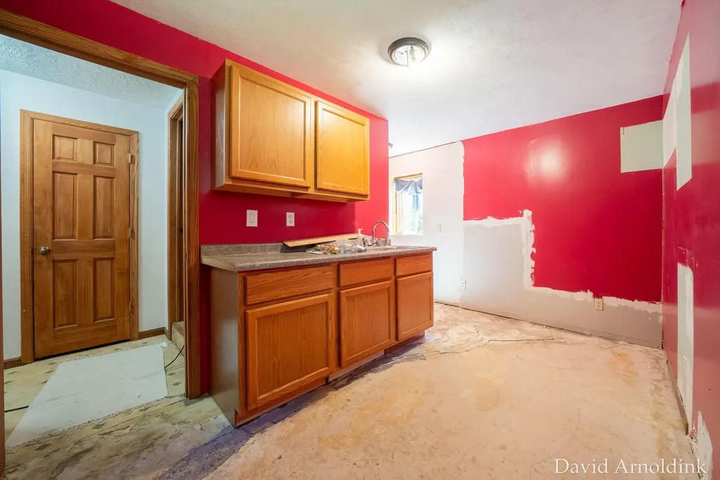 624 S 160th Avenue Park Township MI 49423