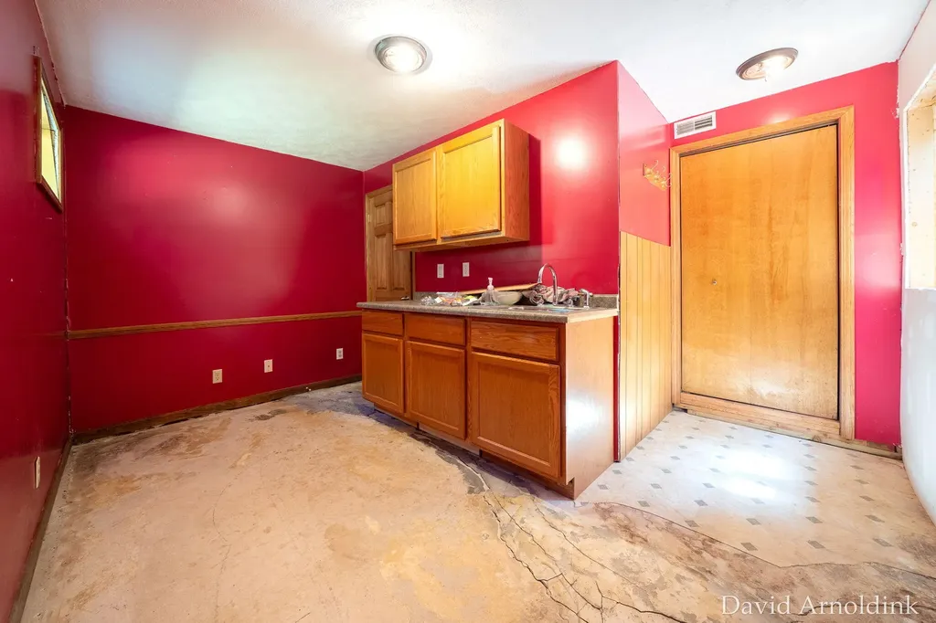 624 S 160th Avenue Park Township MI 49423