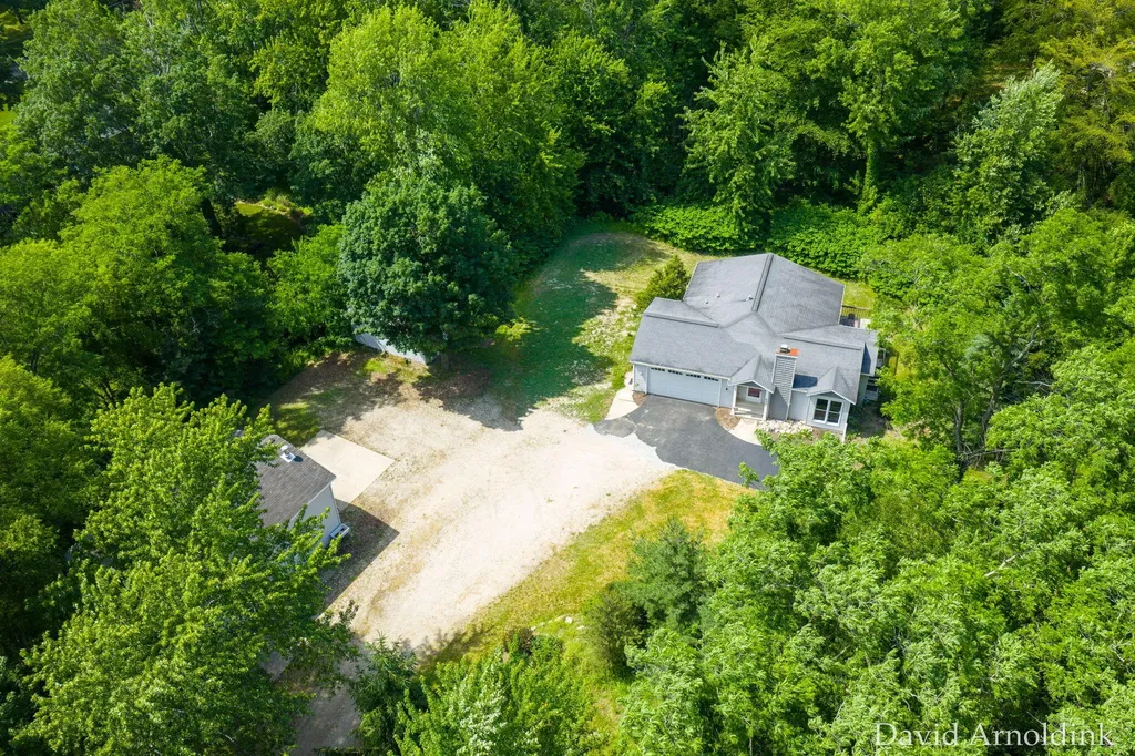 624 S 160th Avenue Park Township MI 49423