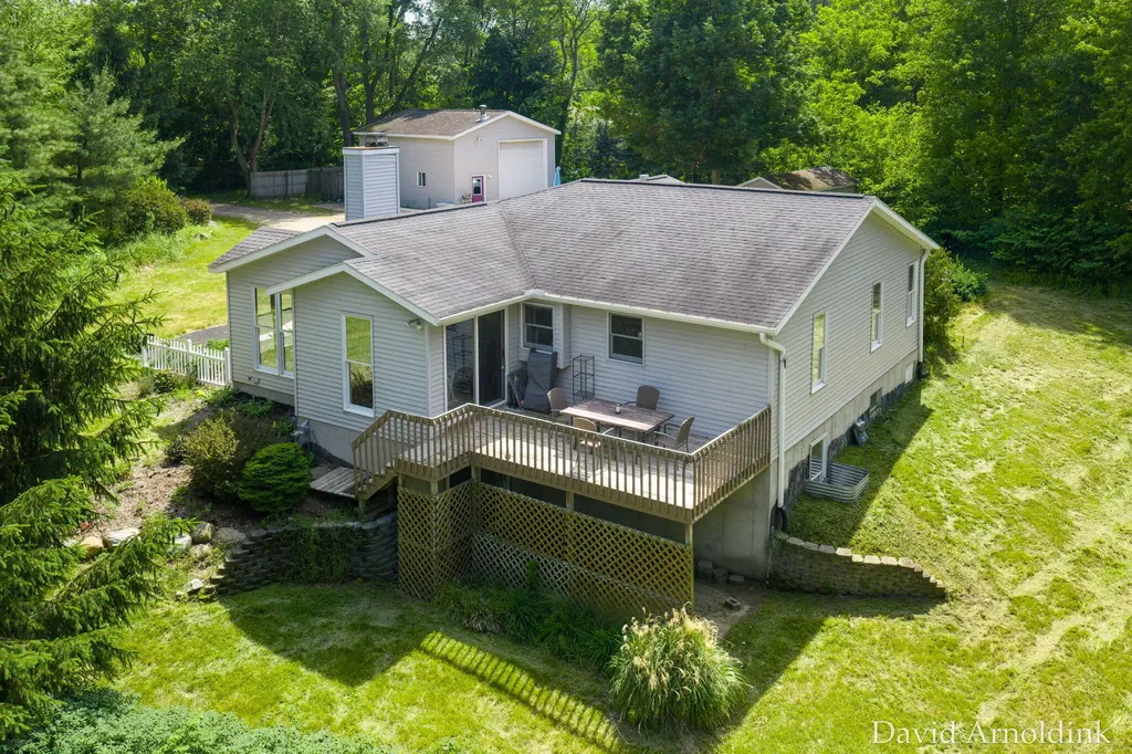 624 S 160th Avenue Park Township MI 49423