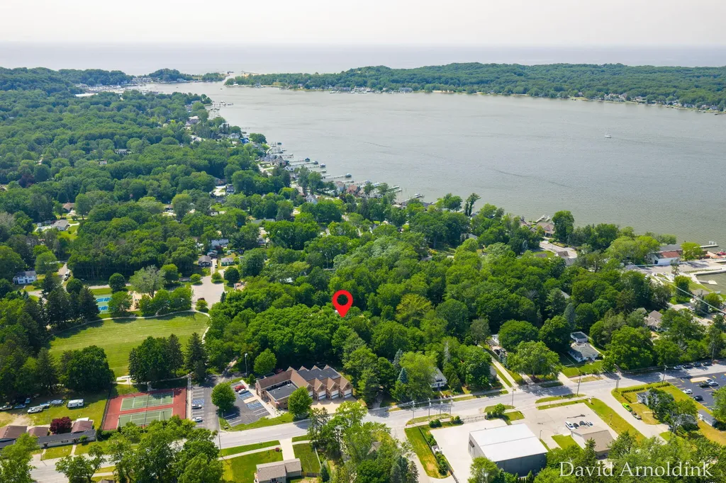 624 S 160th Avenue Park Township MI 49423