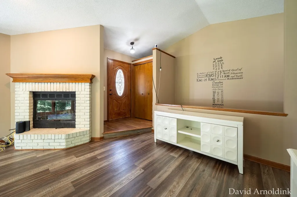 624 S 160th Avenue Park Township MI 49423