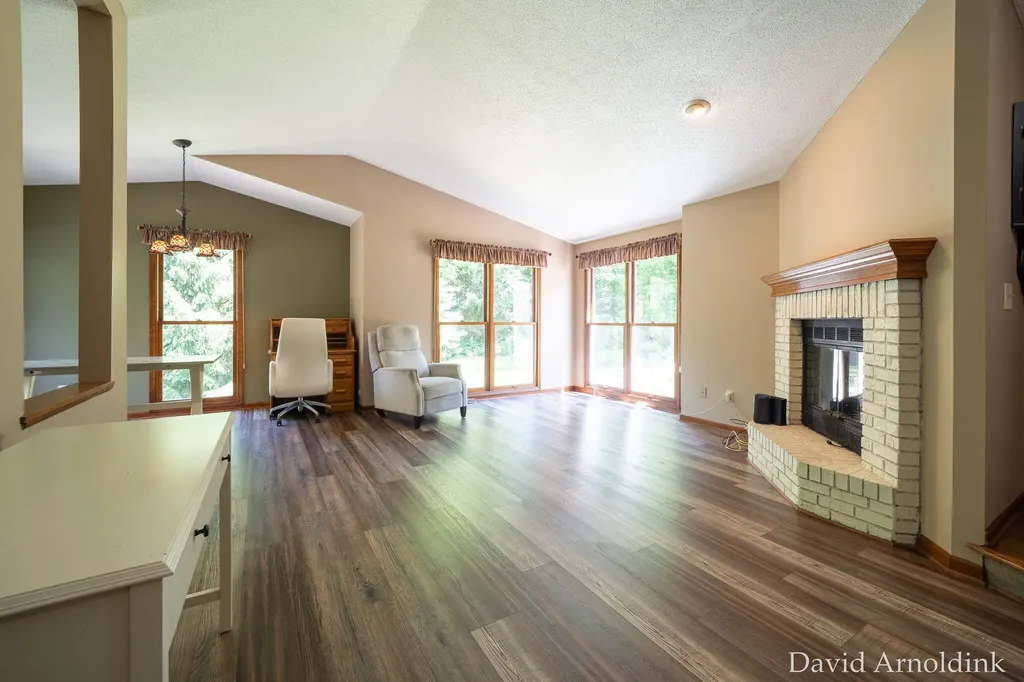 624 S 160th Avenue Park Township MI 49423
