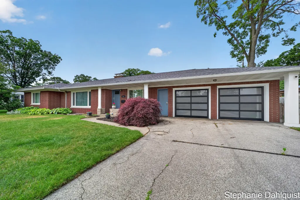 621 E Sunset Drive North Muskegon City MI 49445