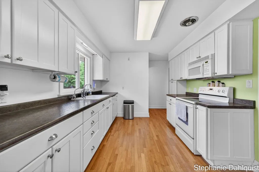 621 E Sunset Drive North Muskegon City MI 49445