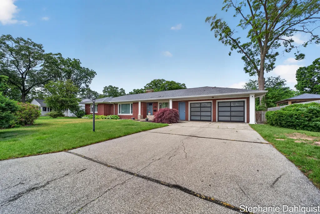 621 E Sunset Drive North Muskegon City MI 49445