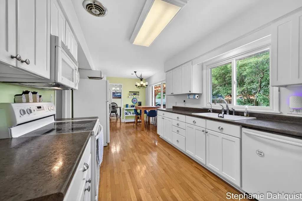 621 E Sunset Drive North Muskegon City MI 49445