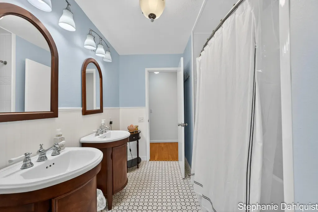 621 E Sunset Drive North Muskegon City MI 49445