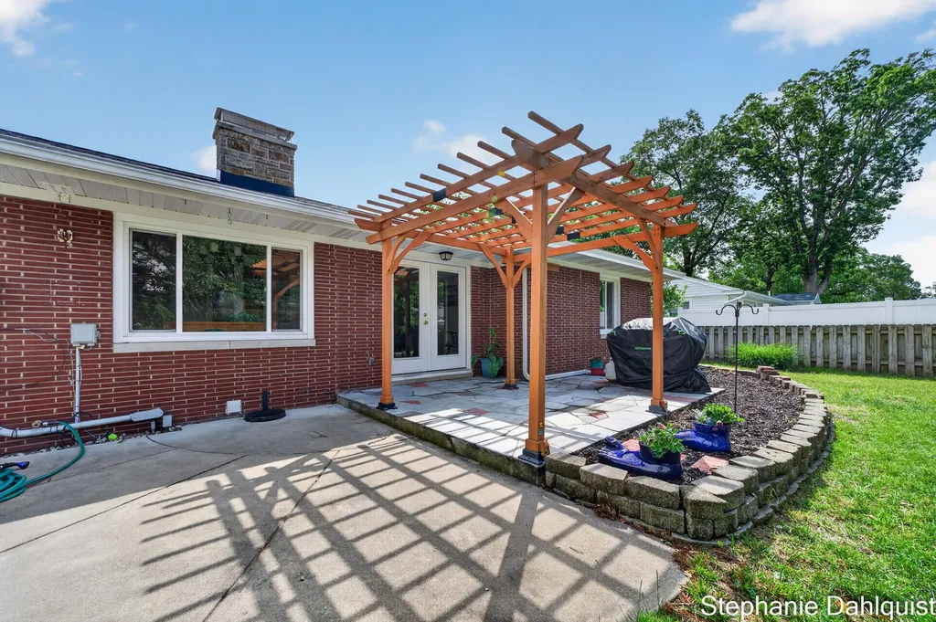 621 E Sunset Drive North Muskegon City MI 49445