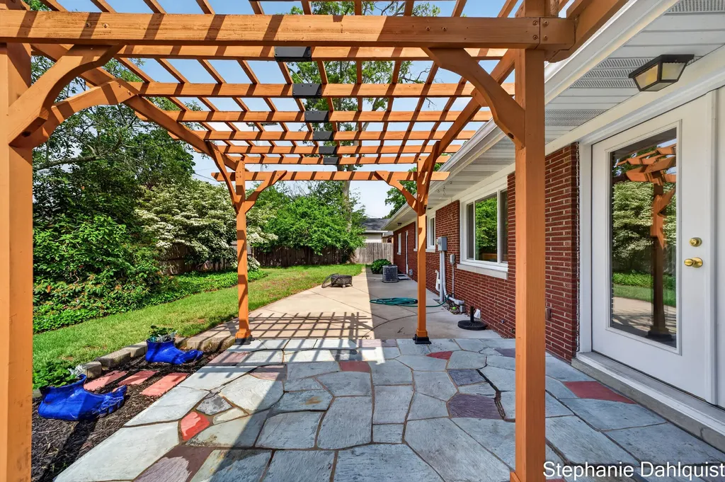 621 E Sunset Drive North Muskegon City MI 49445