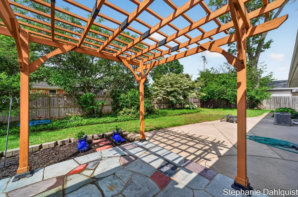 621 E Sunset Drive North Muskegon City MI 49445