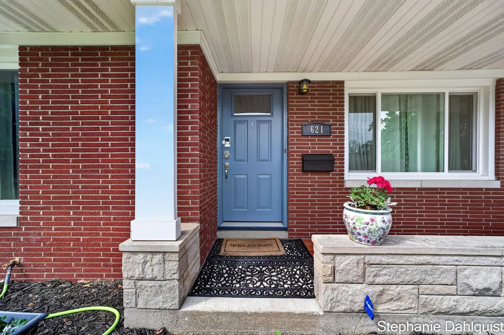 621 E Sunset Drive North Muskegon City MI 49445