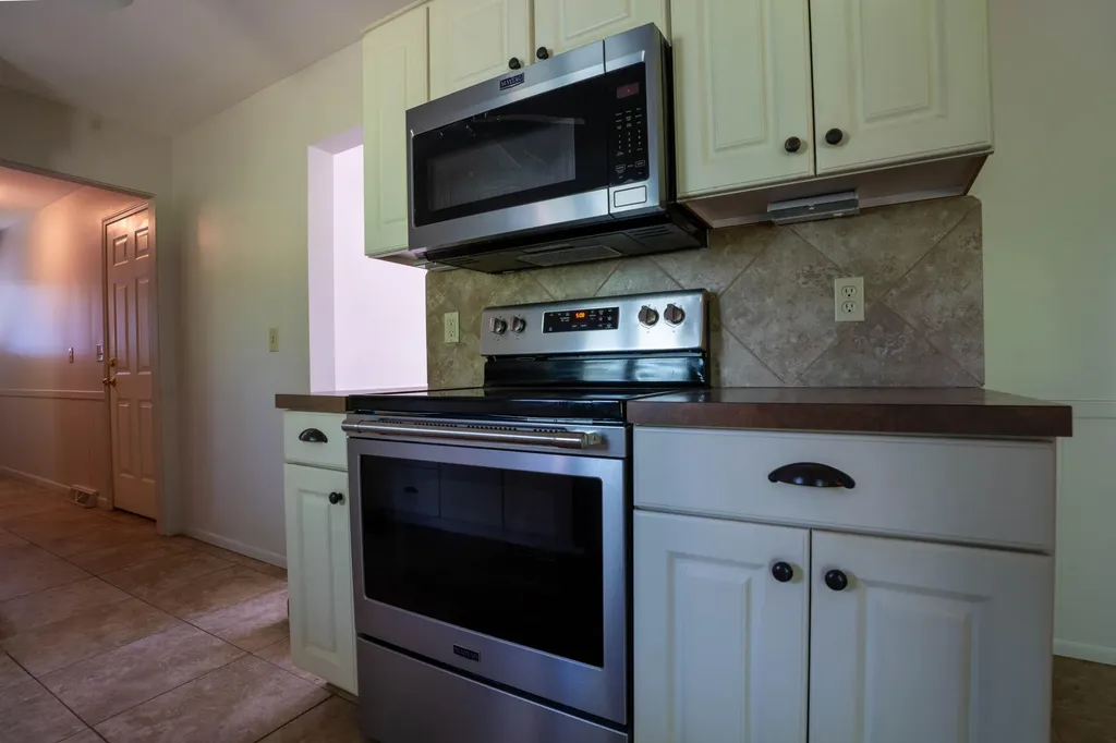 3127 Haverhill Court Roosevelt Park City MI 49441