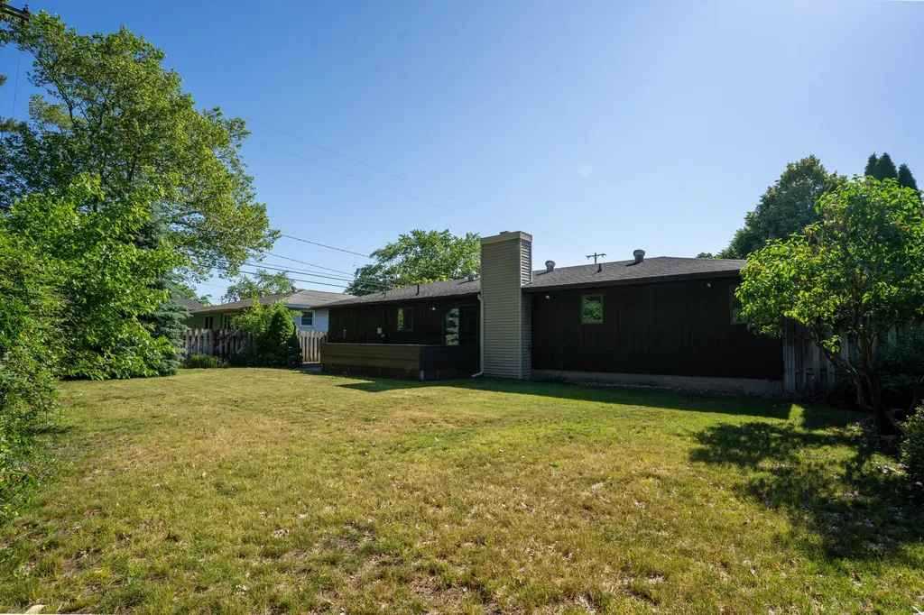 3127 Haverhill Court Roosevelt Park City MI 49441