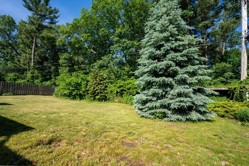 3127 Haverhill Court Roosevelt Park City MI 49441