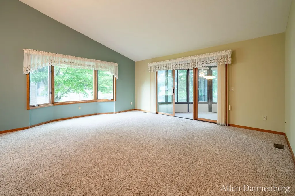 1946 Lakeview Drive Zeeland Charter Township MI 49464