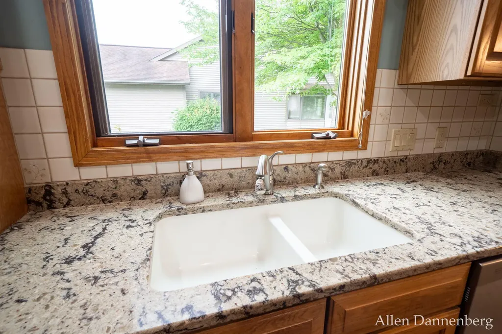 1946 Lakeview Drive Zeeland Charter Township MI 49464