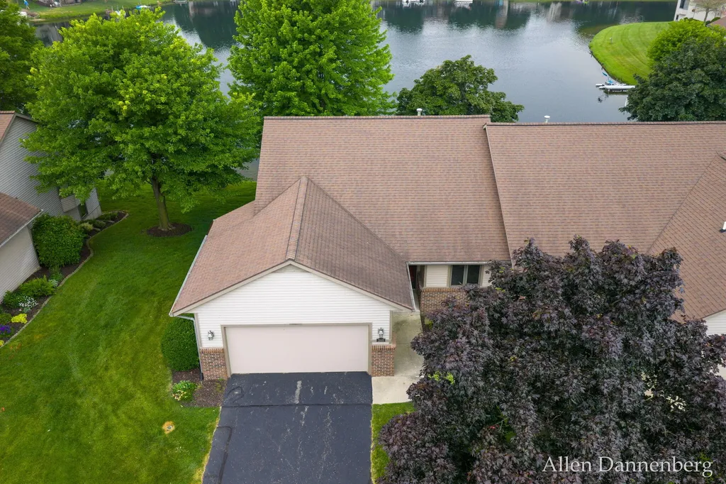 1946 Lakeview Drive Zeeland Charter Township MI 49464