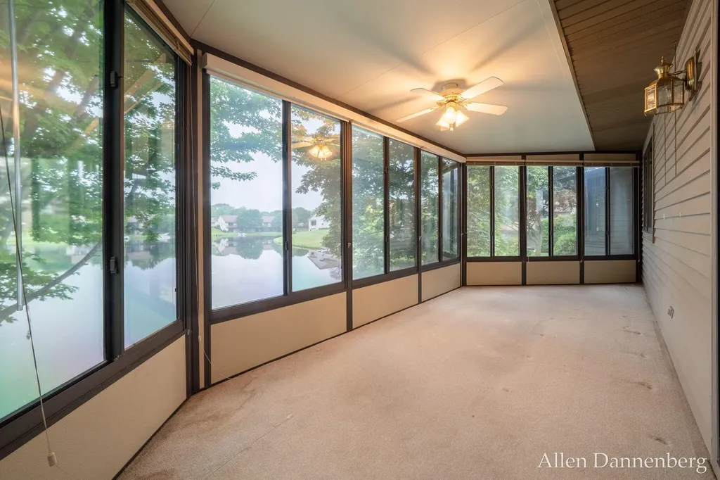 1946 Lakeview Drive Zeeland Charter Township MI 49464
