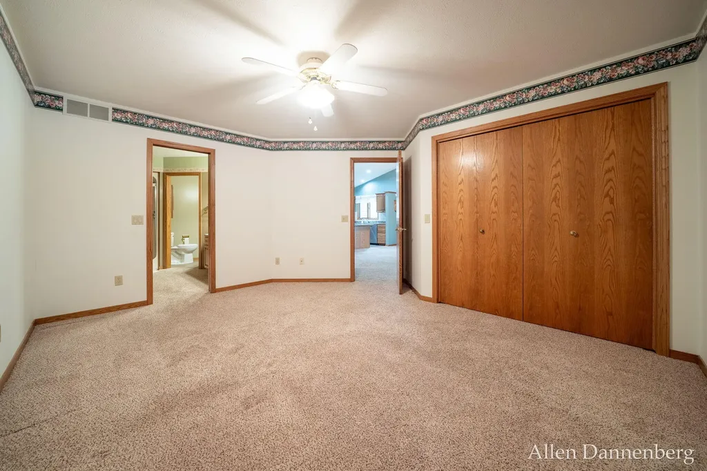 1946 Lakeview Drive Zeeland Charter Township MI 49464
