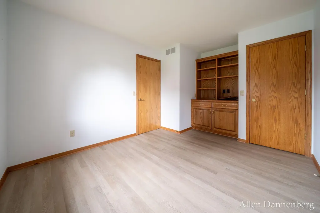 1946 Lakeview Drive Zeeland Charter Township MI 49464