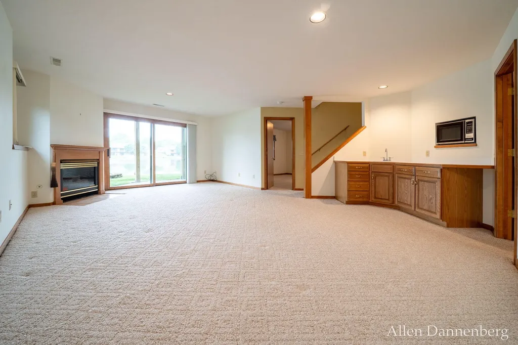 1946 Lakeview Drive Zeeland Charter Township MI 49464